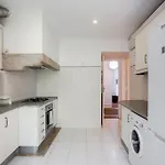Spacious Tailor Made Flat In Areeiro Lisboa