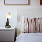 Spacious Tailor Made Flat In Areeiro *