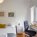 Апартаменты Spacious Tailor Made Flat In Areeiro *