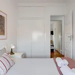 Spacious Tailor Made Flat In Areeiro Лиссабон