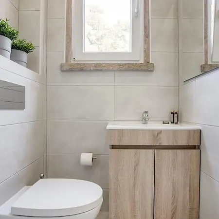 Spacious Tailor Made Flat In Areeiro Daire Lisboa