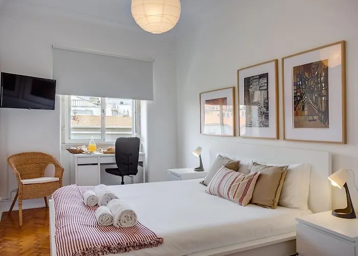 Apartment Spacious Tailor Made Flat In Areeiro Lisbon