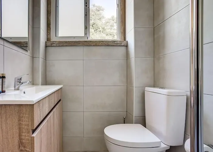 Spacious Tailor Made Flat In Areeiro * Lisbona