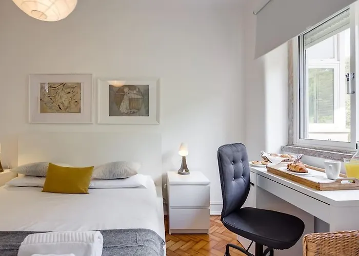 דירה Spacious Tailor Made Flat In Areeiro *