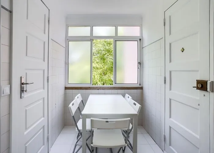 דירה Spacious Tailor Made Flat In Areeiro