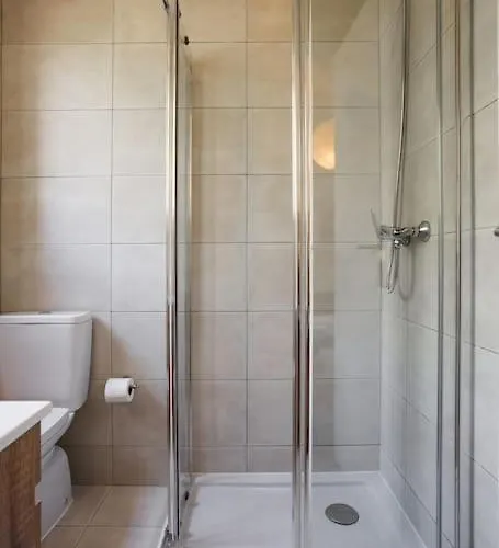 Spacious Tailor Made Flat In Areeiro Apartment Lisbon