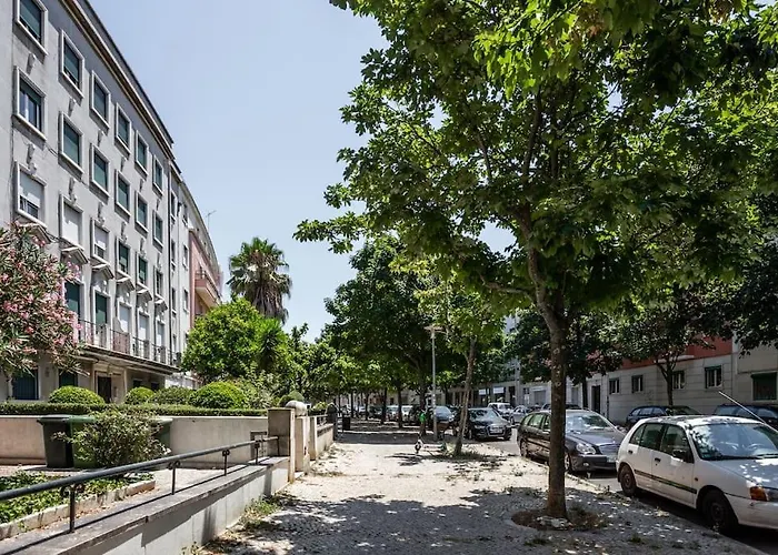 Spacious Tailor Made Flat In Areeiro Appartamento