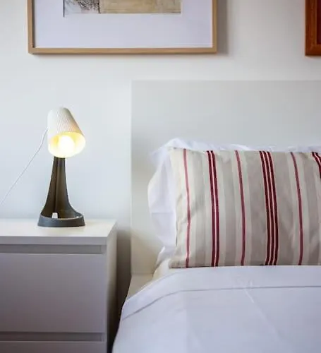 Spacious Tailor Made Flat In Areeiro *