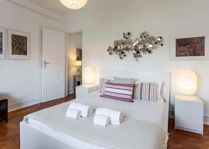 Apartment Spacious Tailor Made Flat In Areeiro Lisbon