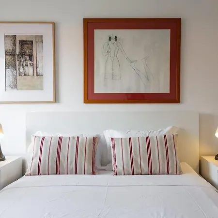 Spacious Tailor Made Flat In Areeiro 아파트 *