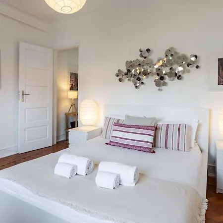 아파트 Spacious Tailor Made Flat In Areeiro 리스본